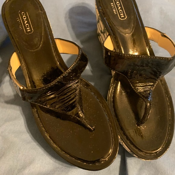 Coach Sandels - Picture 2 of 5